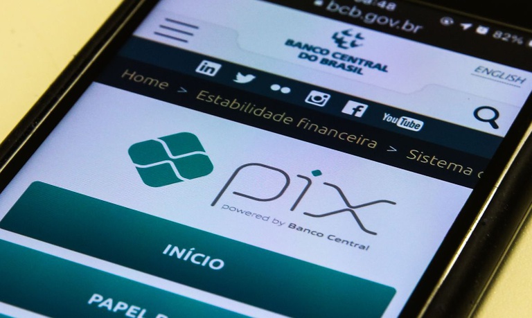 Celular com identificação do Pix